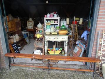 2,5 m lange Franse houten bank met ijzeren onderstel beschikbaar voor biedingen