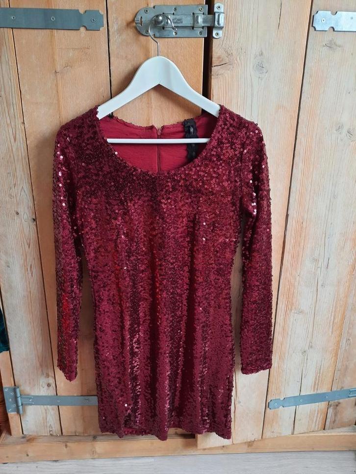 Red Rouge Wijnrode Bordeaux Rode Pailletten Jurk Maat 36 S, Kleding | Dames, Gelegenheidskleding, Zo goed als nieuw, Cocktailjurk