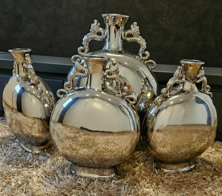 Eichholtz Vazen  - Zilver, Huis en Inrichting, Woonaccessoires | Vazen, Zo goed als nieuw, Overige kleuren, Minder dan 50 cm, Overige materialen