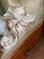 Oud  Servies met Bloemenmotief, Antiek en Kunst, Antiek | Servies compleet, Ophalen