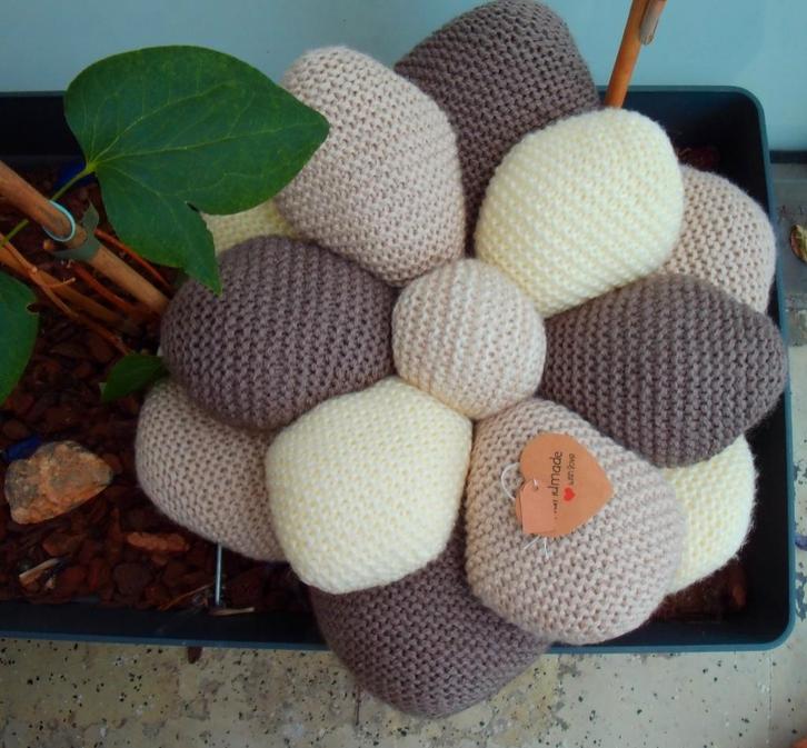 Bruin getinte grote kussen 45 bij 17 cm 50% korting Op = op!, Hobby en Vrije tijd, Breien en Haken, Nieuw, Breien, Overige typen
