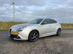 Alfa Romeo Giulietta 1.4 Aut. | Orig. NL | Led | Trekhaak |, 1280 kg, 4 cilinders, Origineel Nederlands, Particulier