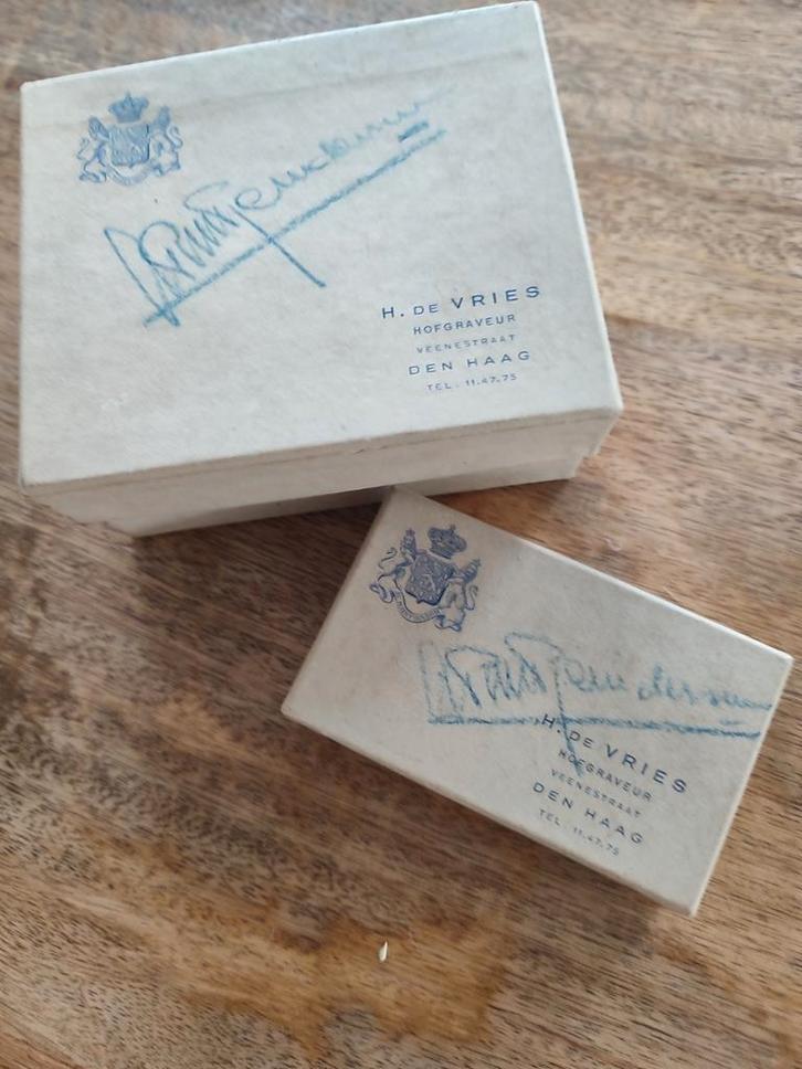 Vintage doosjes met visitekaartje en envelop, Verzamelen, Geboortekaartjes en Visitekaartjes, Ophalen of Verzenden