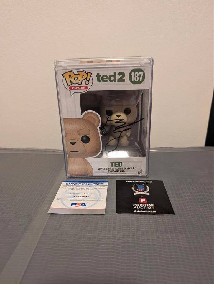 Funko pop Ted 2 (187) Gesigneerd door Mark Wahlberg, Verzamelen, Poppetjes en Figuurtjes, Zo goed als nieuw, Ophalen of Verzenden