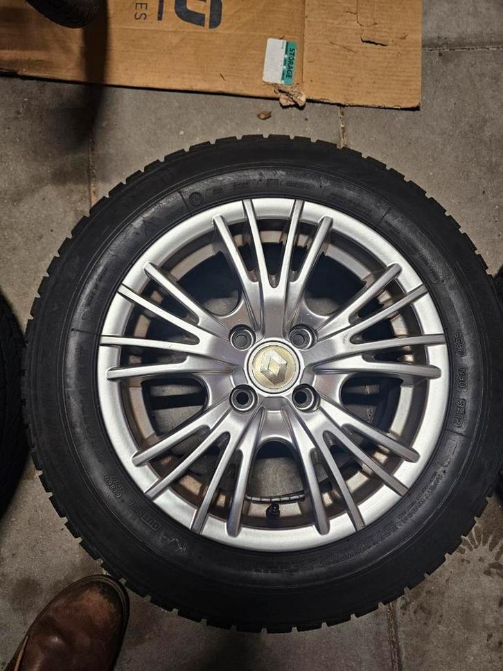 14" Lichtmetalen velgen (4x) en winterbanden Renault Twingo, Auto diversen, Overige Auto diversen, Ophalen
