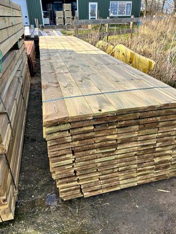 Geimpregneerd schuttingplank 16x140 mm grenen beschikbaar voor biedingen
