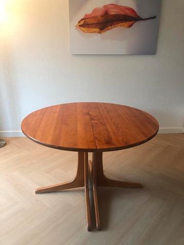Vintage Thonet eettafel kersenhout massief beschikbaar voor biedingen