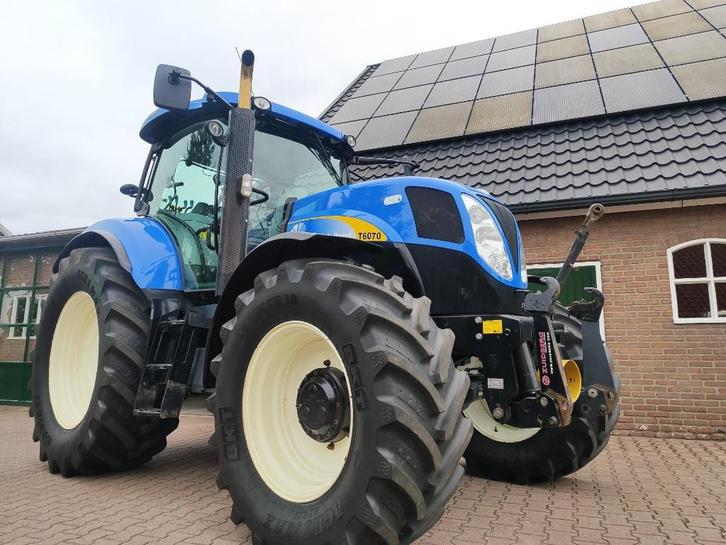 Zeer Gave New Holland T 6070 Range Command, Zakelijke goederen, Agrarisch | Tractoren, 2500 tot 5000, New Holland, meer dan 160 Pk
