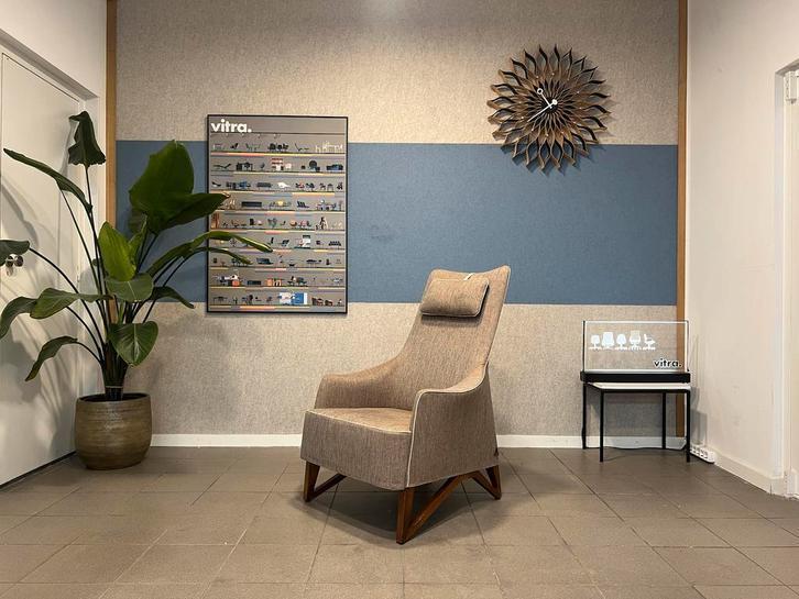 Giorgetti | Umberto Asnago | Mobius Wing Chair 63940 | 1x, Huis en Inrichting, Fauteuils, Nieuw, Hout, Stof, 50 tot 75 cm, 75 tot 100 cm