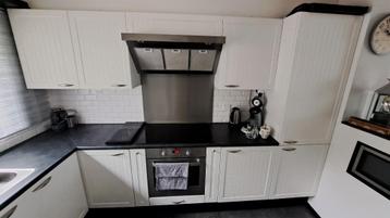 Brocante U/L-keuken inclusief inbouwapparatuur GEDEMONTEERD beschikbaar voor biedingen