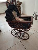Antiek Poppenwagentje met Pop, Antiek en Kunst, Ophalen of Verzenden
