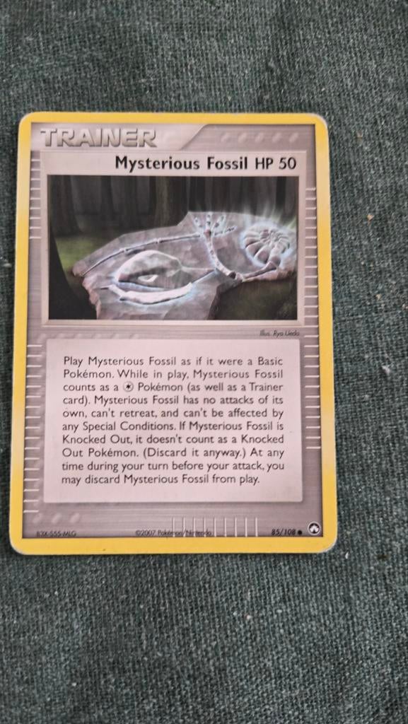 Mysterious Fossil - Trainer Kaart, Ophalen of Verzenden, Gebruikt, Losse kaart