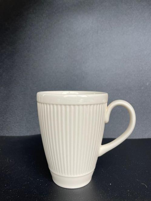Wedgwood WINDSOR mok in goede staat, Huis en Inrichting, Keuken | Servies, Zo goed als nieuw, Kop(pen) en/of Schotel(s), Wedgwood