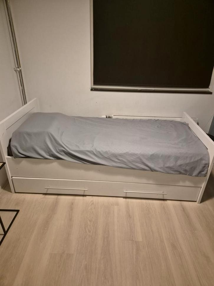 Bed 200 bij 90, Kinderen en Baby's, Kinderkamer | Bedden, Zo goed als nieuw, 180 cm of meer, 85 tot 100 cm, Lattenbodem, Ophalen