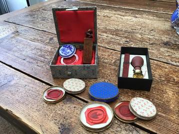 Lot van lak stempel en antieke wax zegels  beschikbaar voor biedingen