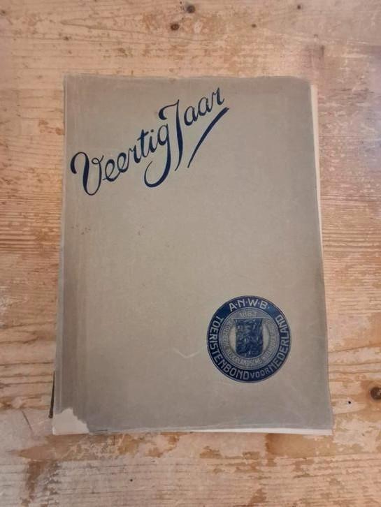 40 Jaar ANWB Toeristenbond - Oud Boek, Boeken, Auto's | Boeken, Gelezen, Algemeen, Ophalen of Verzenden