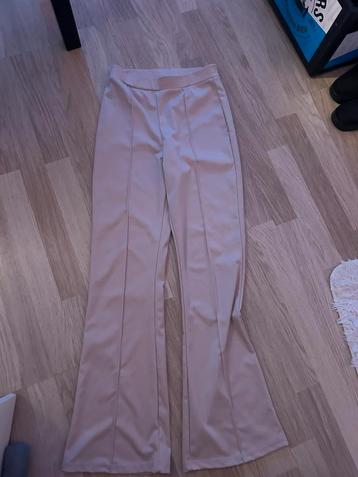 Beige flared broek maat s beschikbaar voor biedingen