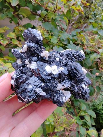 Schorl met veldspaat  beschikbaar voor biedingen