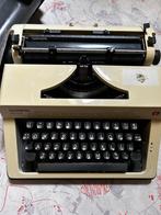 Vintage typemachine Olympia Monica draagbaar, Diversen, Typemachines, Gebruikt, Ophalen of Verzenden