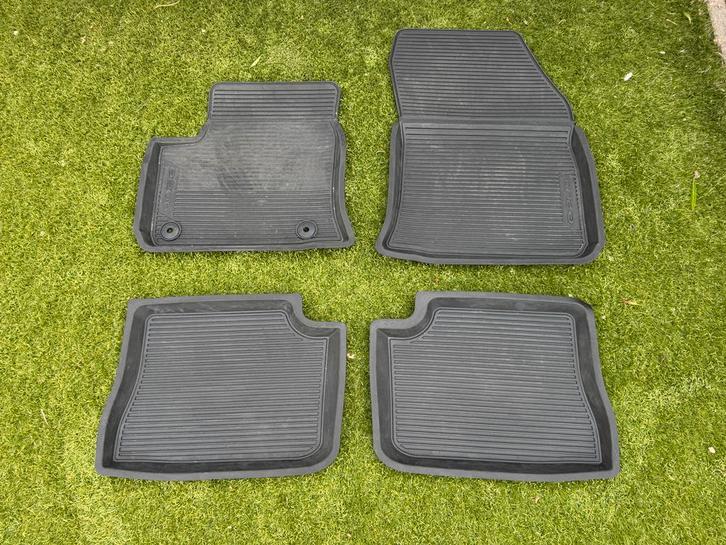 Originele Peugeot E-208 Rubber Matten, Auto diversen, Automatten, Zo goed als nieuw, Ophalen of Verzenden