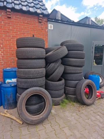 Versleten banden beschikbaar voor biedingen