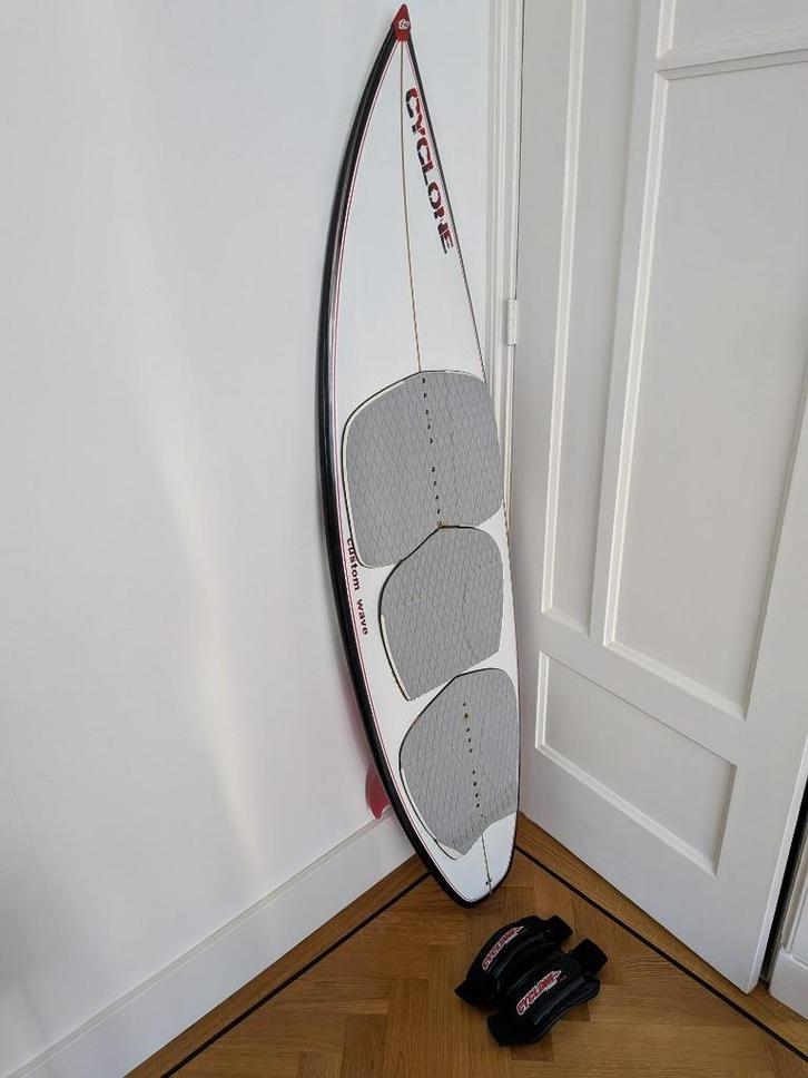 6'2" Directional Custom Wave Board with Footstraps, Watersport en Boten, Kitesurfen, Zo goed als nieuw, Kiteboard, 4 m² of minder