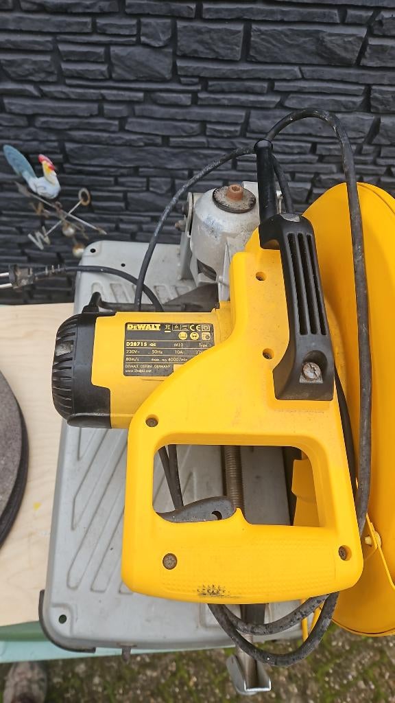 De Walt metaal afkortzaag met 10 zaagbladen, Doe-het-zelf en Verbouw, Gereedschap | Zaagmachines, Ophalen, Gebruikt, DeWalt, 70 mm of meer