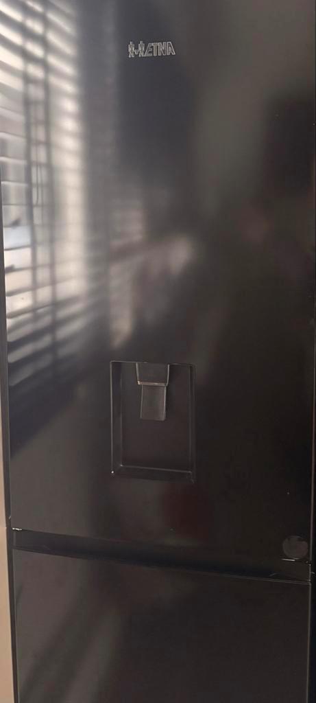 Zwarte Koelkast - Goed Werkend, gebruikerssporen aanwezig, Witgoed en Apparatuur, Koelkasten en IJskasten, Gebruikt, Met vriesvak