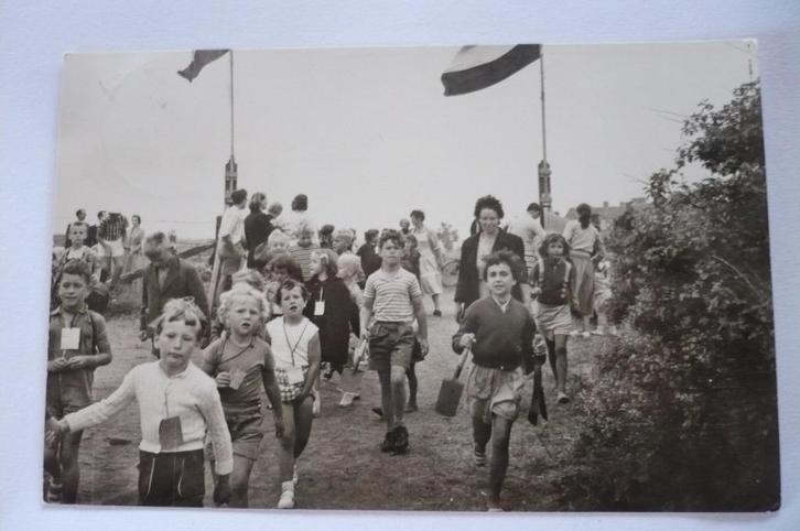 hoek van holland fotoglanskaart vakantievreugd aan zeer 1959, Verzamelen, Ansichtkaarten | Nederland, Gelopen, Zuid-Holland, 1940 tot 1960