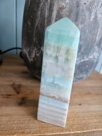 Groene Calciet Toren Punt - Healing Crystal beschikbaar voor biedingen
