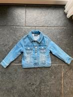 Spijkerjas maat 104, Kinderen en Baby's, Kinderkleding | Maat 104, Meisje, Ophalen of Verzenden, Zo goed als nieuw, Scapino