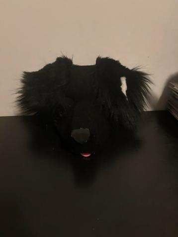 Dog mask beschikbaar voor biedingen