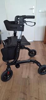 Rollator. Zwart van kleur met boodschappenmand en in hoogte, Ophalen of Verzenden, Opvouwbaar, Nieuw