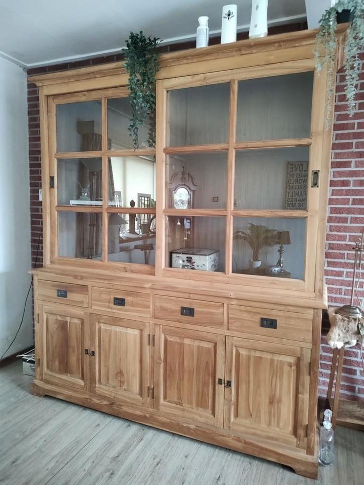 Grote buffetkast in nieuwstaat, Huis en Inrichting, Kasten | Buffetkasten, Zo goed als nieuw, 200 cm of meer, 200 cm of meer, 50 tot 75 cm