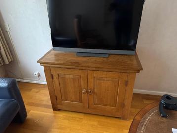 TV kast beschikbaar voor biedingen