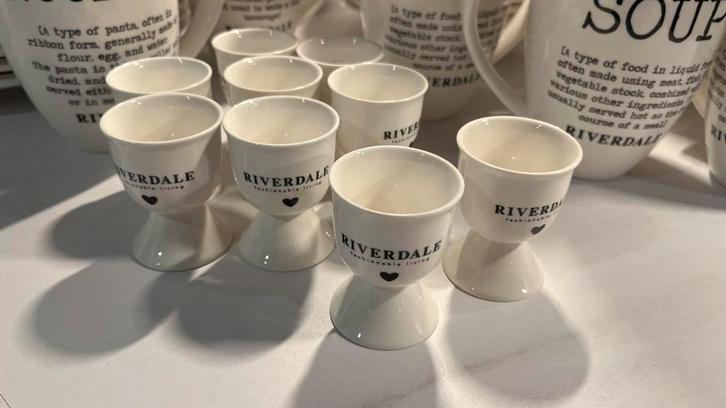 Eierdopjes Riverdale, Huis en Inrichting, Keuken | Servies, Zo goed als nieuw, Overige typen, Overige stijlen, Porselein, Ophalen of Verzenden