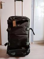 Groene reistas /trolley/koffer met wieltjes - NIEUW! (2 st.), 30 cm of meer, Nieuw, Ophalen of Verzenden, 55 tot 75 cm