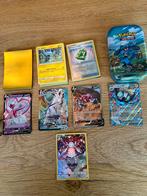 Een set pokemon kaarten met tin en hoesjes, Ophalen of Verzenden, Nieuw, Meerdere kaarten