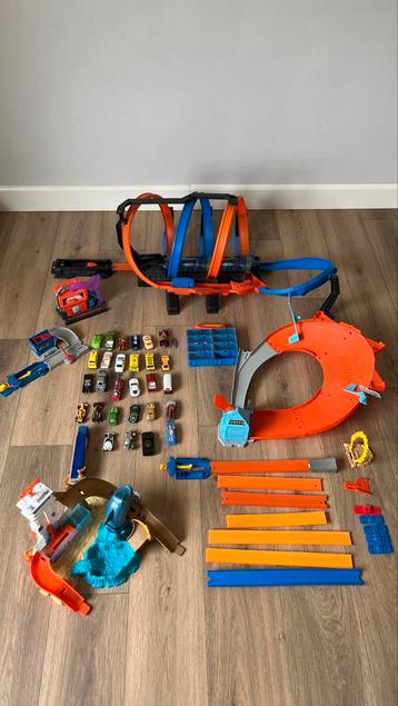 Hot Wheels - grote set met Kurkentrekker crash racebaanset beschikbaar voor biedingen