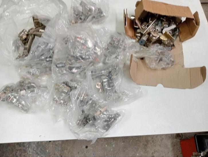 Keukenkast Scharnieren - Grote Partij, Doe-het-zelf en Verbouw, Hang- en Sluitwerk, Ophalen