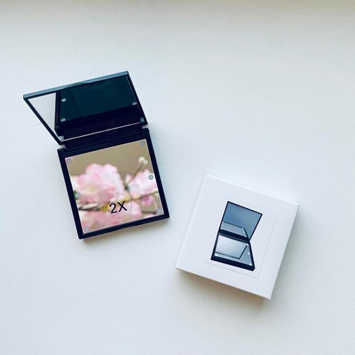 Nieuw in verpakking! Gerard Brinard tasspiegeltje met lamp, Sieraden, Tassen en Uiterlijk, Uiterlijk | Cosmetica en Make-up, Nieuw