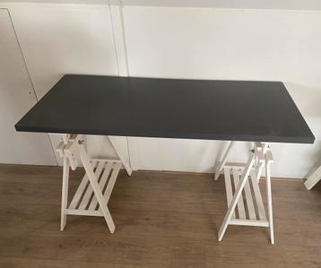 Bureau in hoogte verstelbaar