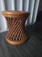 Stevig rotan bijzettafeltje, Huis en Inrichting, Gebruikt, Bruin, Riet of Rotan, Ophalen of Verzenden