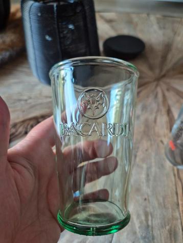 Bacardi glas groen  beschikbaar voor biedingen