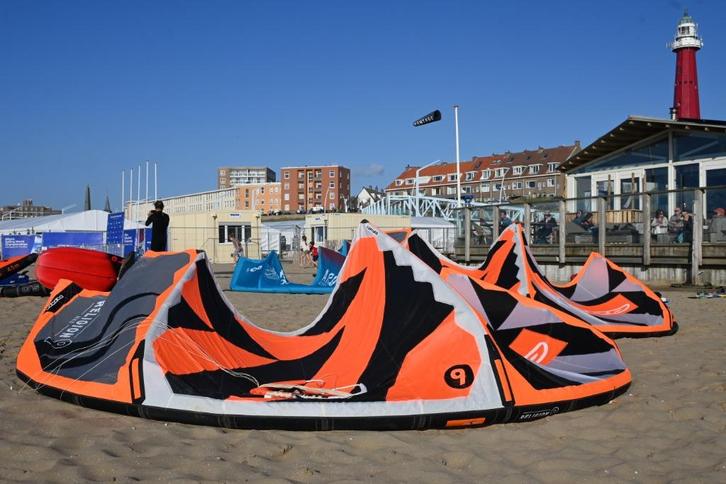 RRD Religion kites 9M + 7M + bar = € 600, Watersport en Boten, Kitesurfen, Gebruikt, Kite, 9 m², Geen board, Ophalen