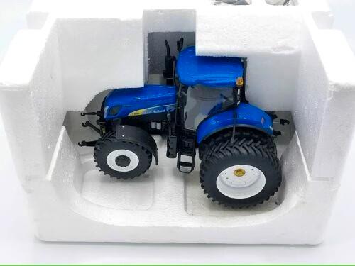 New Holland T7050 met Dubbellucht USA Editie, Hobby en Vrije tijd, Modelauto's | 1:32, Zo goed als nieuw, Tractor of Landbouw