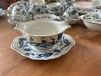 Blue Danube juskom (sauskom, sauciere) op schotel, Antiek en Kunst, Antiek | Servies los, Ophalen of Verzenden