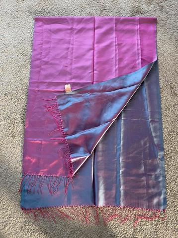 Mooi grote Sjaal Nieuw. beschikbaar voor biedingen