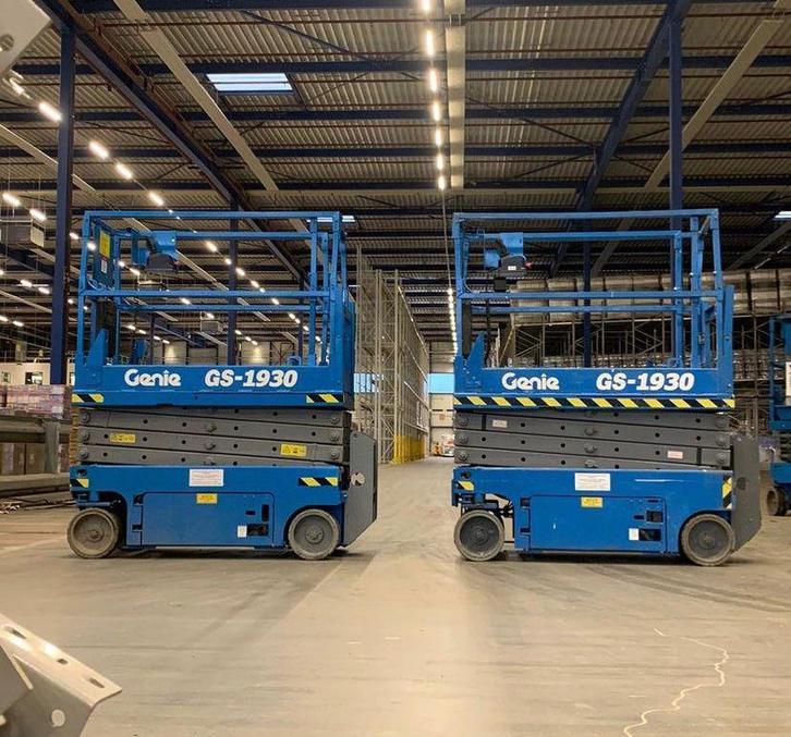Hoogwerkers te huur, schaarhoogwerkers , hoogwerker huren ?, Zakelijke goederen, Machines en Bouw | Liften, Steigers en Ladders