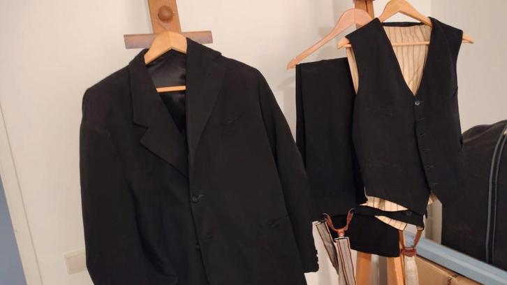 kostuums voor toneelvereniging/heemkunde/carnaval, Hobby en Vrije tijd, Kostuums, Theaterbenodigdheden en LARP, Gebruikt, Overige typen